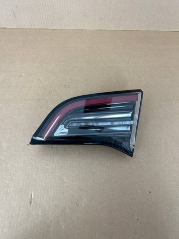 ✅ Tesla Model 3 Rear Right Passenger Side Trunk Mounted Tail Light 1077402-00-E