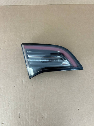 ✅ 17-23 Tesla Model 3 Back Rear Left Tail Light Liftgate OEM 1077401 w/scratches