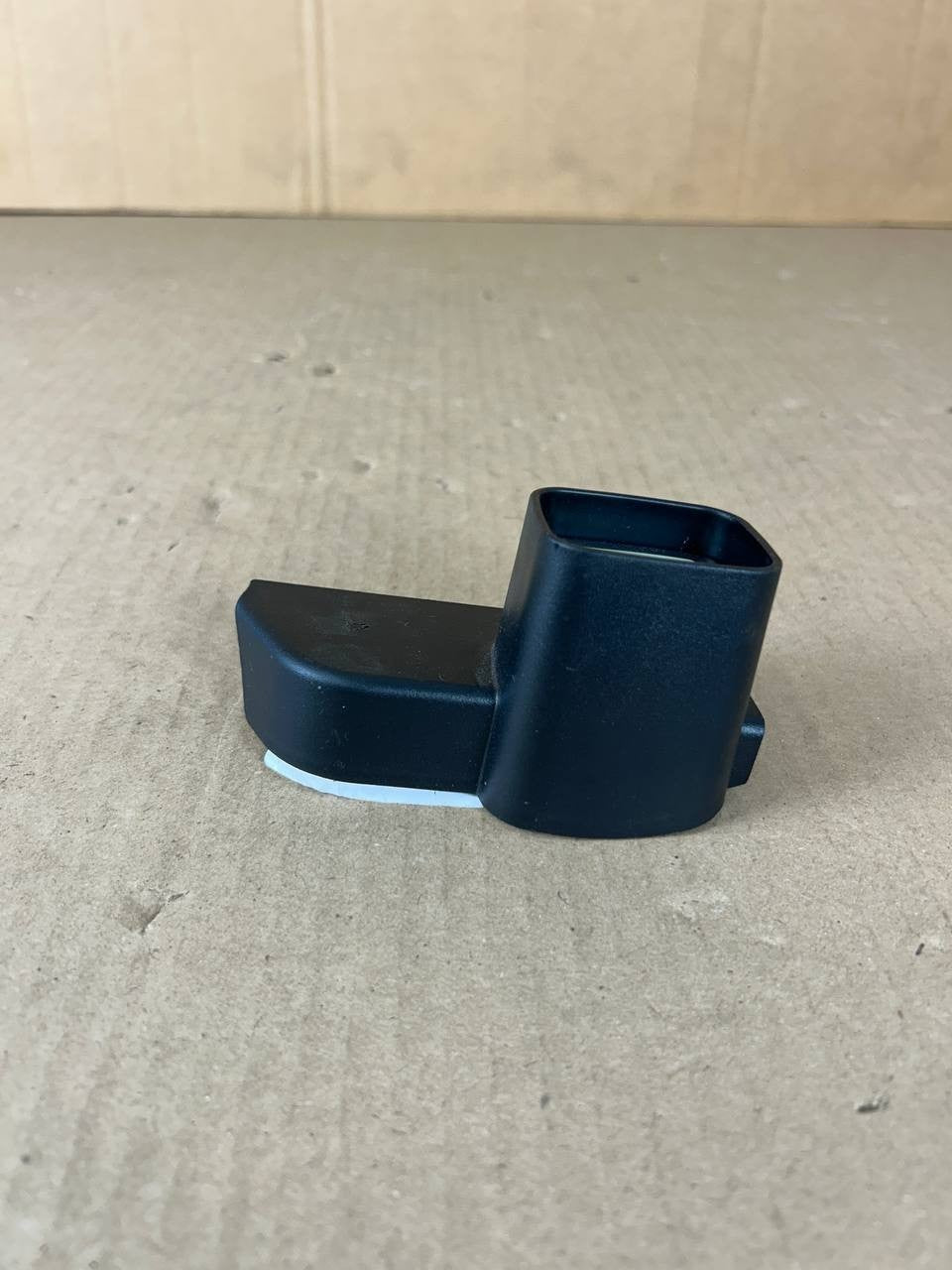 ✅ 16-20 Model X Front Opening Switch Release Button & Bracket OEM 1062771-00-A