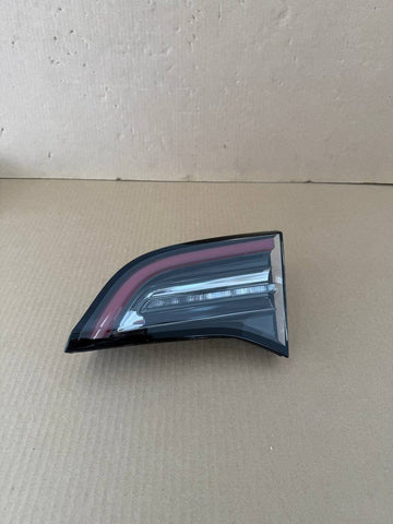 ✅ 2017 - 2023 Tesla Model 3 Back Rear Right Tail Light Liftgate OEM 1077402-00-G