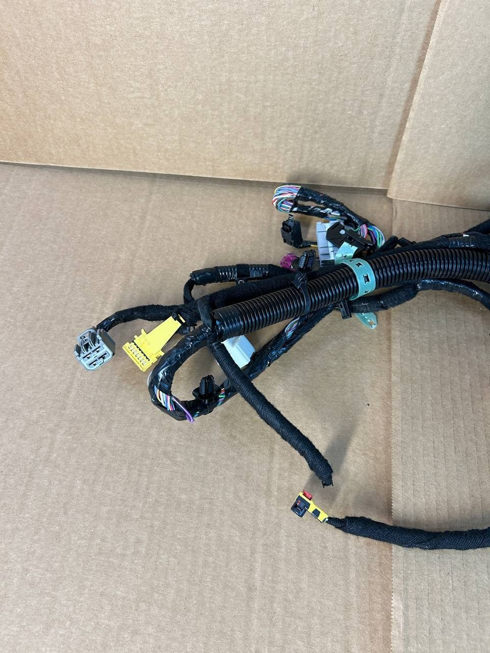 ✅New! Tesla Model Y 20-24 Dashboard Instrument Panel Wiring 1489040-04