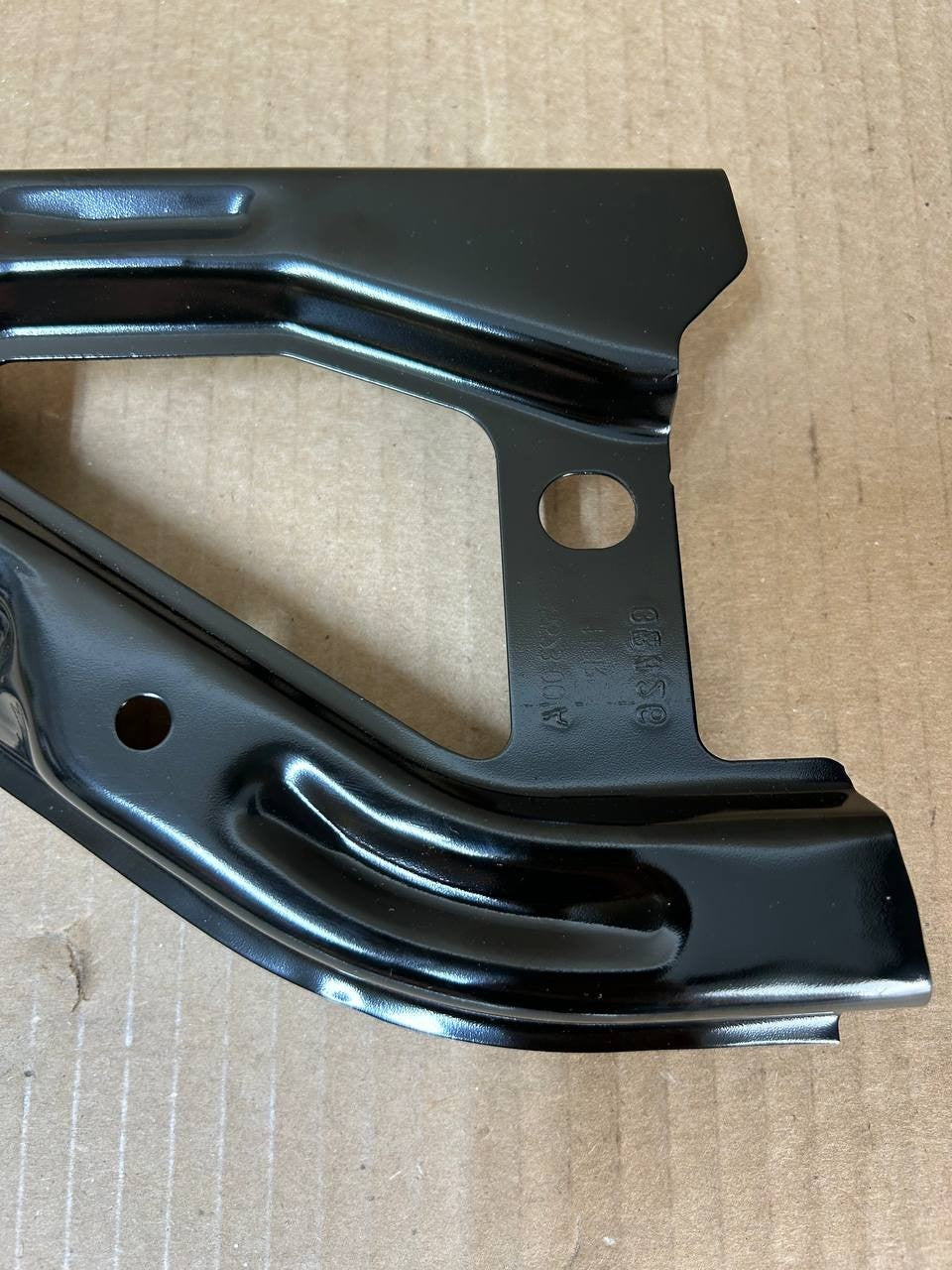 ✅ NEW! 25-26 Tesla Model Y Front left Lower Fender Support Bracket 2095523-00-A