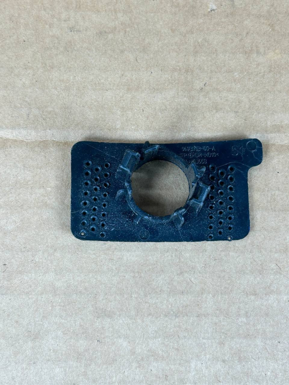 ✅ 2022 Tesla Model Y Front S1 Bumper Parking Sensor Bracket 1493753-00-A