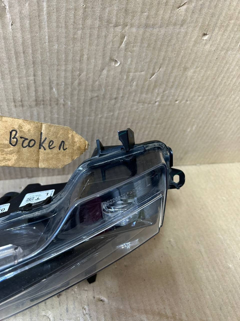 ✅ 20-24 Tesla Model Y Left Side Fog Light 3 PIN 1507930-00-C /no tab