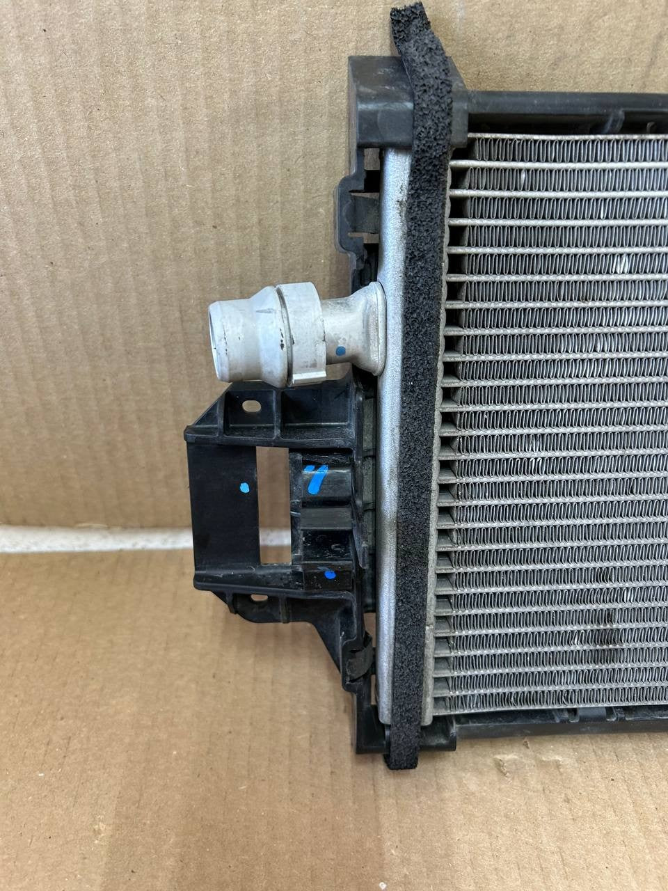 ✅ 17-21 Tesla Model 3 Front Engine Cooling Condenser Radiator 1077082-00-C OEM