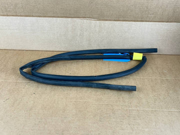 ✅ 20-23 Tesla Model Y Front Door Body Weatherstrip Rubber Seal/cracked