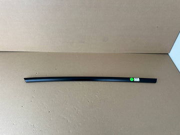 ✅NEW! 20- 24 Tesla Model Y Front Right Door Window Belt Molding 1621165-70-B OEM