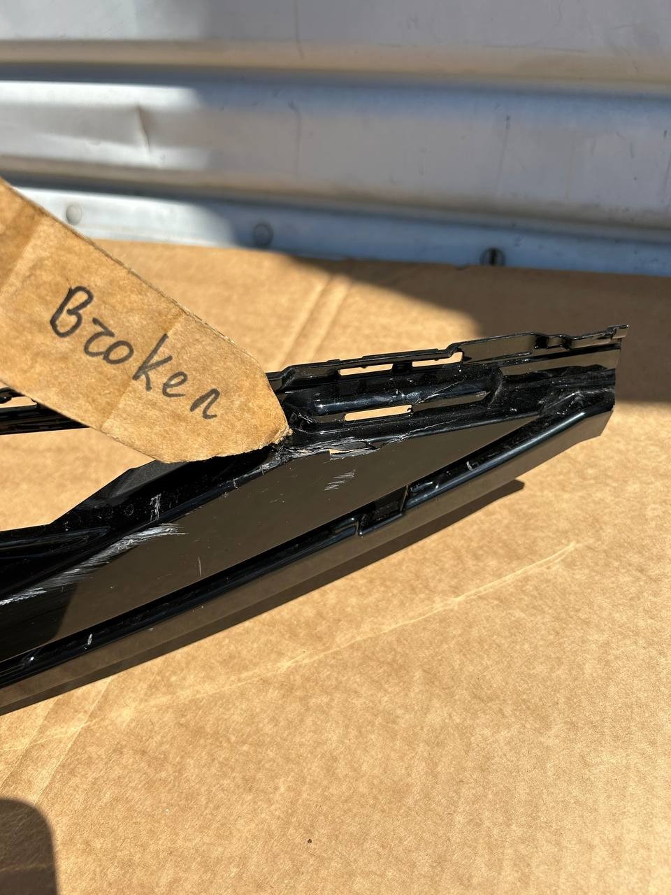 ✅2022-2025 Lucid Air Front Lower Bumper Grille P11-E214XX /cracked