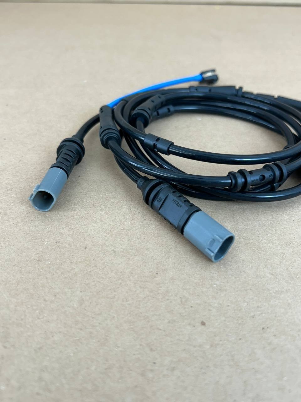 ✅NEW! BMW F10 528 535 Front 34356791958 + Rear 34356791962 Brake Pad Wear Sensor