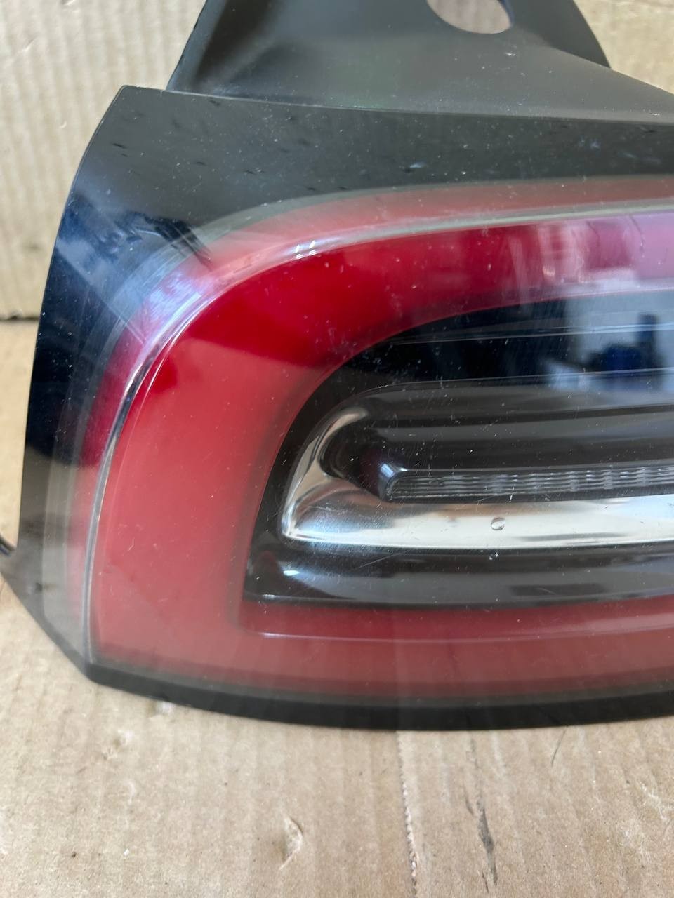 ✅ 17-23 Tesla Model 3/Y OEM Left Rear LED Tail Light 3-Pin 1077397