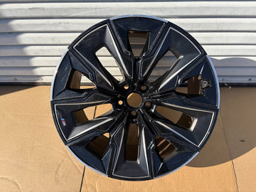 ✅23-24 BMW i7 OEM 21" Rear Wheel Rim Gloss Black 36115A19DF7 /scratched
