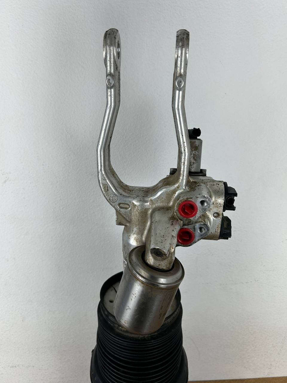 ✅Rivian R1T Front Left Suspension Shock Absorber C100002754-F