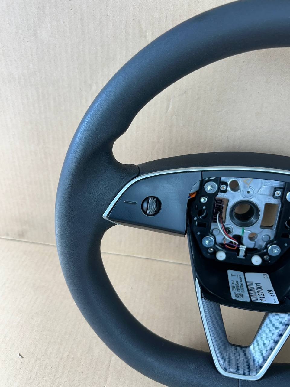 ✅ 24-25 Model 3 Front Highland Steering Wheel OEM 1735339-70-E