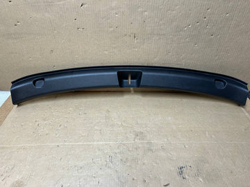 ✅ 20-24 Model Y Rear Trunk Lock Latch Sill Molding Trim Cover Panel 1494631-00-C