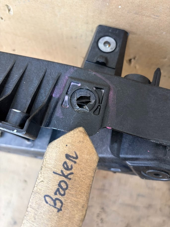 ✅25-26 Tesla Model Y Juniper Front End Radiator Core 1949869-00-F/broken nuts