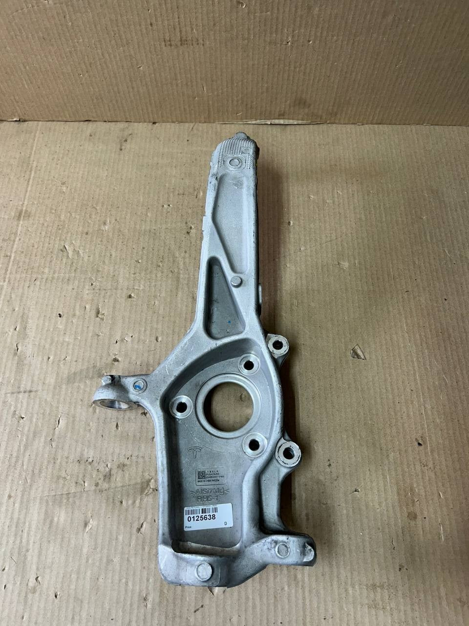 ✅ 17-23 Tesla Model 3 Front Right Spindle Knuckle & Dust Shield RH 1044316-00-E