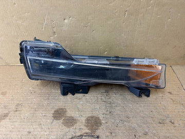 ✅17- 23 Tesla Model 3 Right 2 Pin Fog Light Lamp 1077392-00-F w/hole