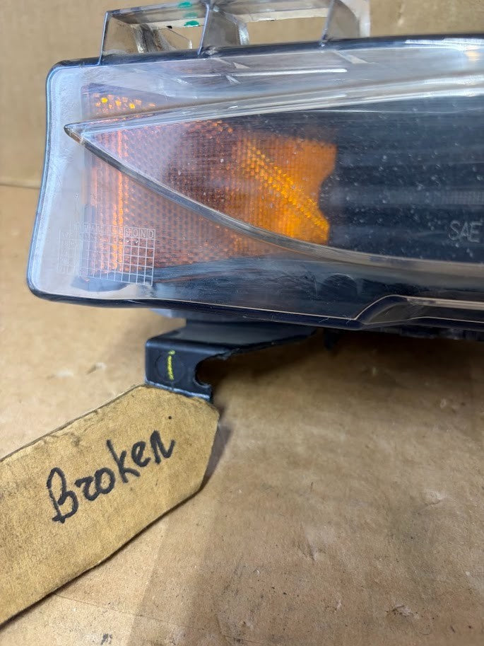 ✅ 2017-2023 Tesla Model 3/Y Left Fog Lamp Light 3 Pin 1077391-00-C /broken tabs