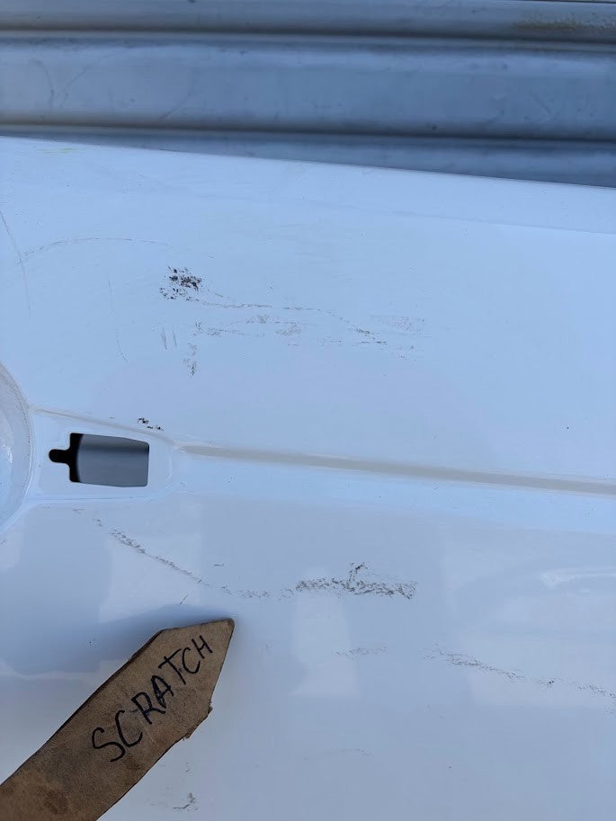 ✅ 20-23 Land Rover Defender Right Side Front Door White 220220A /scracthed