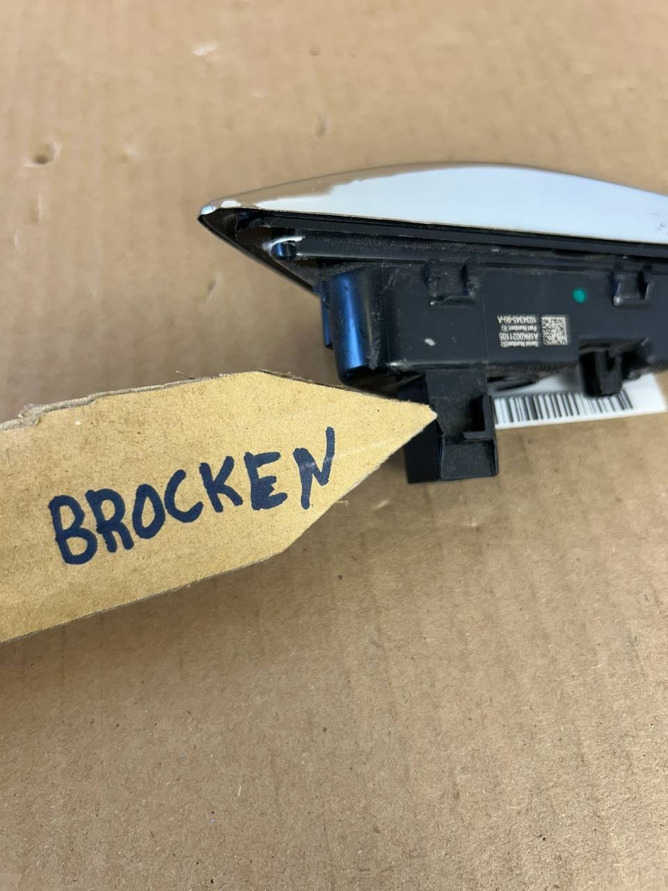 ✅16-20 Model S Front RH Fender Camera Turn Signal Side Marker 1034345-99A broken