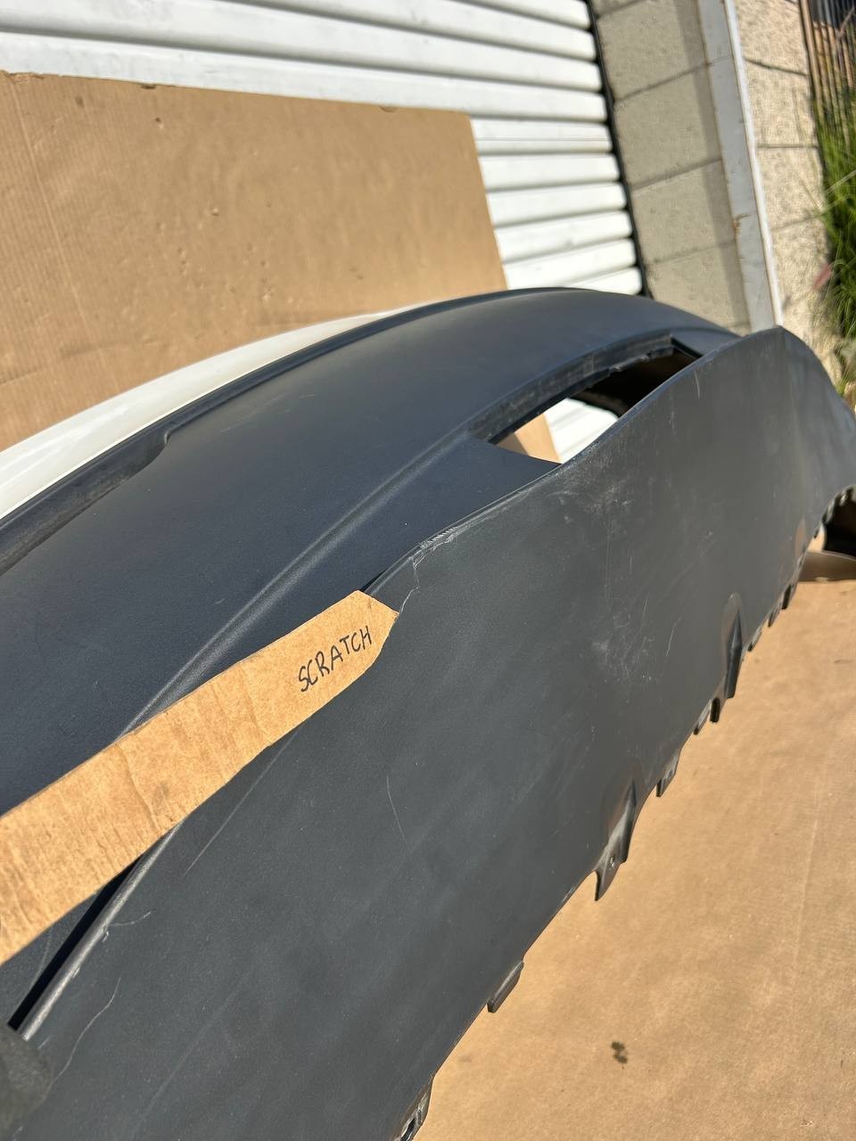 ✅22-24 Tesla Model Y Rear Bumper Cover White No Sensors 1493735-TX-A w/scratches