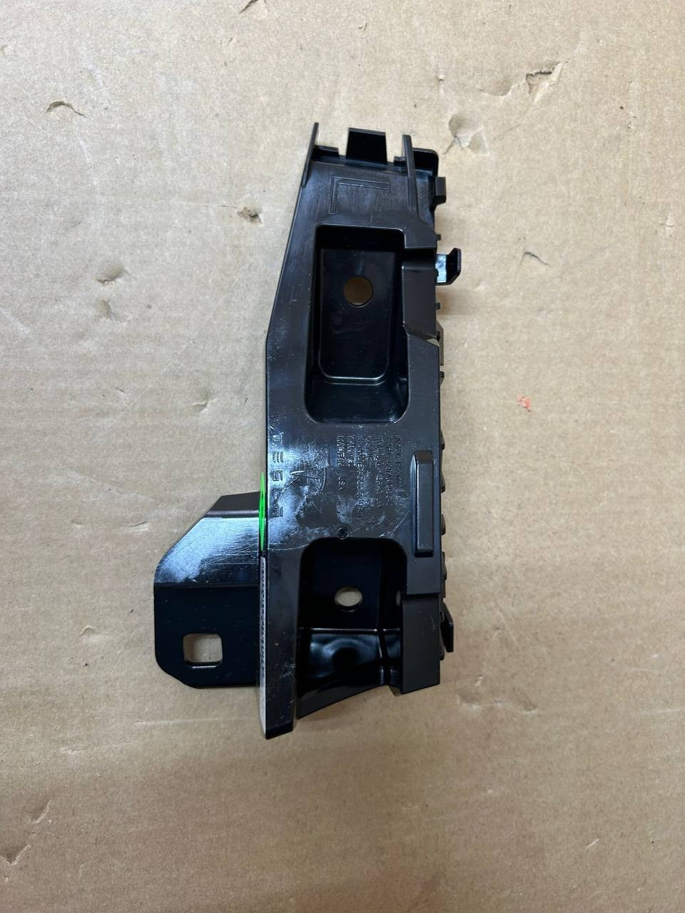 ✅ NEW! 24-25 Model 3 Rear Left Taillight Tail Lamp Mount Bracket 1755642-00-D
