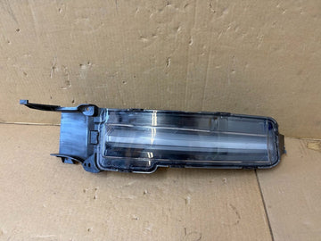 ✅25-26 Rivian R1T/R1S Front Right Turn Signal Fog Lamp PT00882633-D /broken tabs