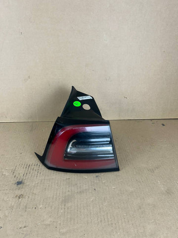 ✅Tesla Model 3/Y 17-23 Tail Lamp Outer Rear Left Light3 Pin 107739 /scratched