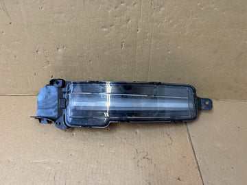 ✅25-26 Rivian R1T/R1S Front Right Turn Signal Fog Lamp PT00882633-D /broken tabs