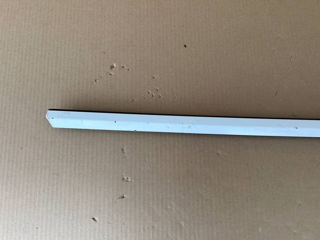 ✅20- 24 Tesla Model Y Front Right Door Window Belt Molding 1621165-70-B OEM