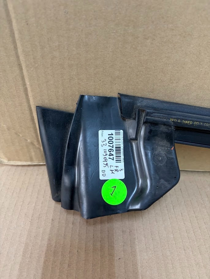 ✅ 17-23 Model 3 Front Left Door Window Inner Belt Weatherstrip Seal 1090495-00-E