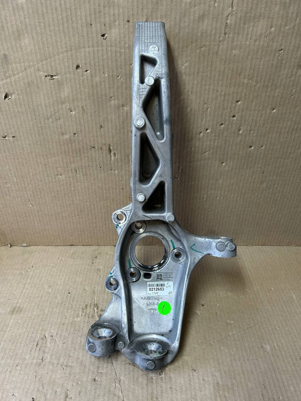✅ 2020-2023 Tesla Model Y Front Left Steering Knuckle 1188311-00-E