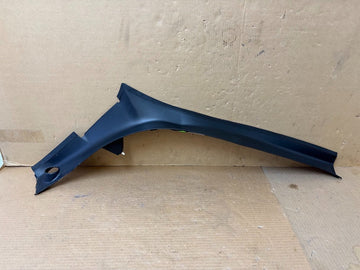 ✅ 15-20 Model X Rear Left Trunk Liftgate Trough Trim 1047320-00-E /scratched