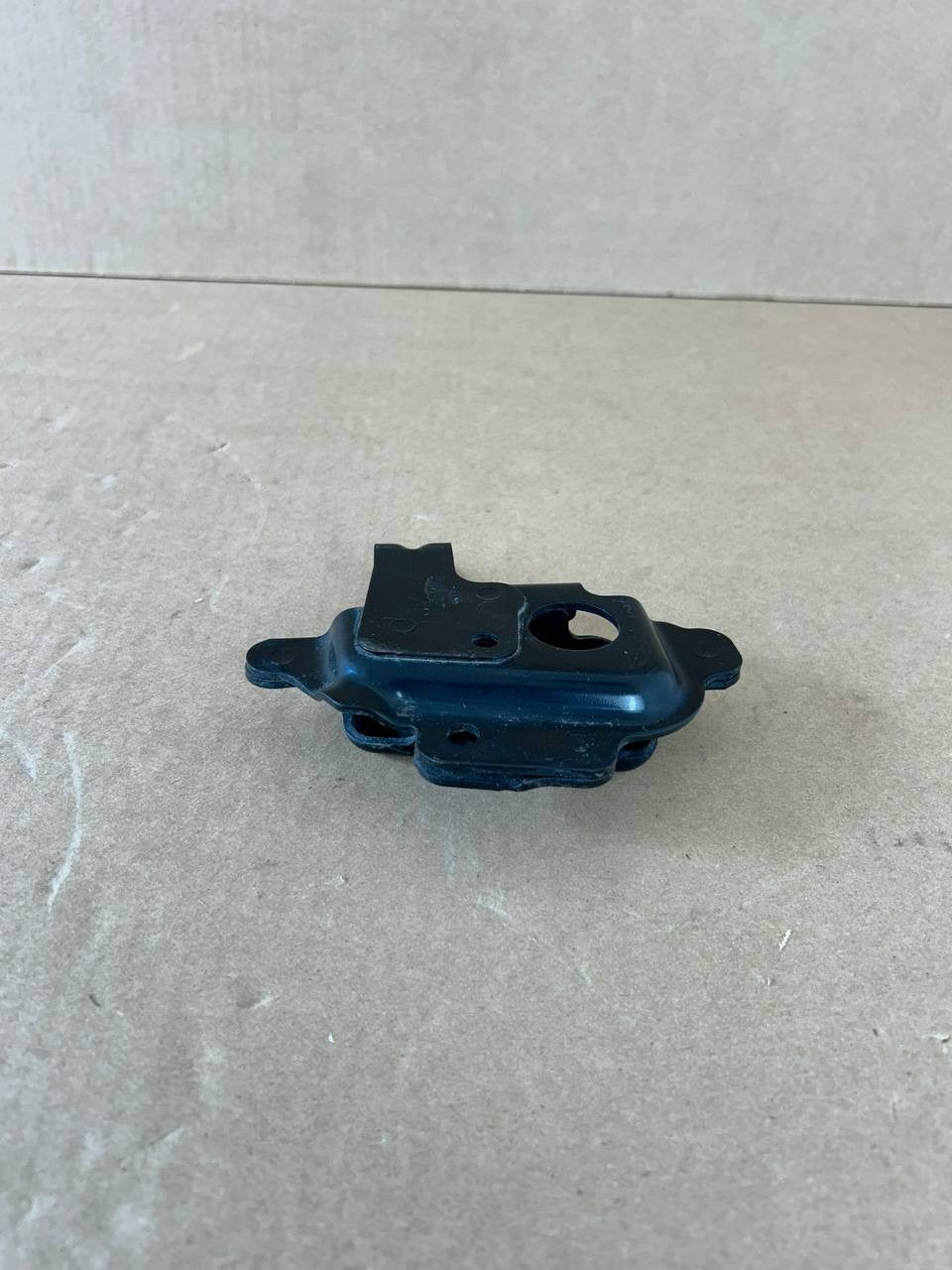 ✅ 02-06 Toyota Camry Charcoal Filter Canister Mounting Bracket 53202-04010