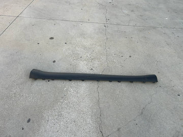 ✅2020-2023 Tesla Model Y Passenger Skirt Rocker Cover Molding Lower 1497744-00-B