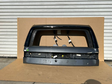 ✅22 Rivian R1S Rear Tailgate Trunk Liftgate Assembly PT00557813-A /scratched