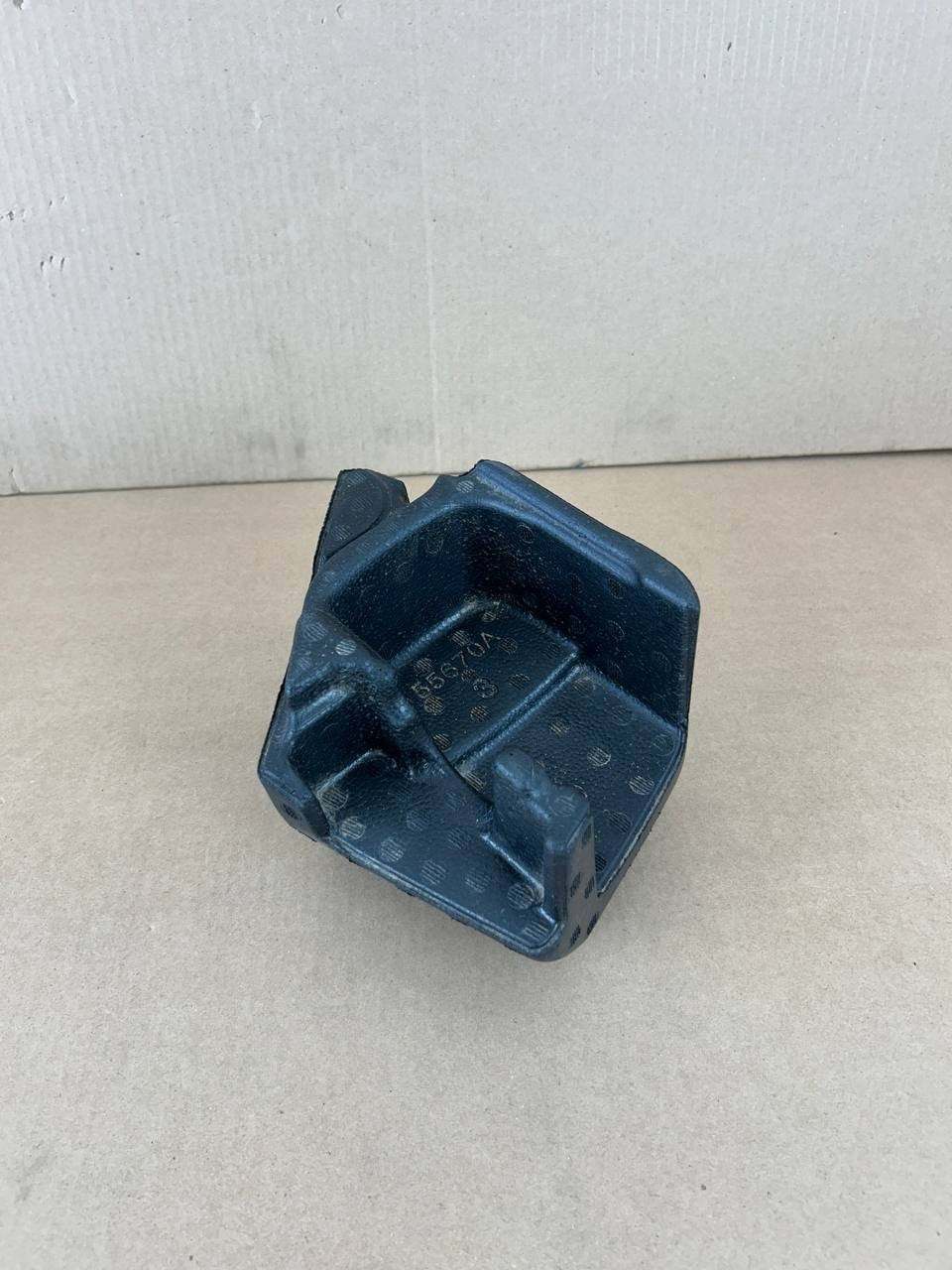 ✅ Tesla Model 3 Rear Passenger Left Seat Frame Penthouse Cap 1133020-00-D