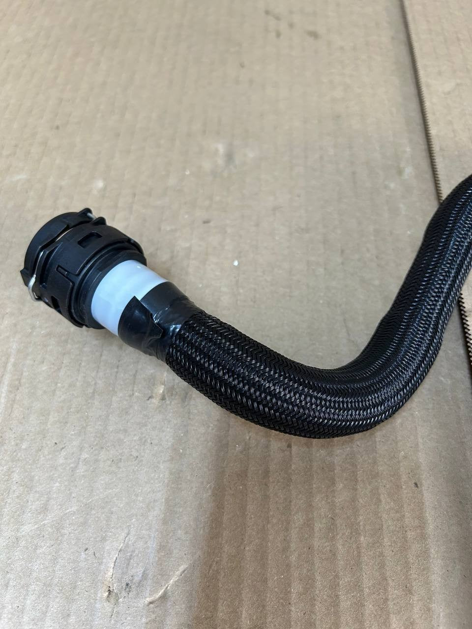 ✅  NEW! Tesla Model 3/3h/Y/Yj Outlet Radiator Hose 1501325-00-E