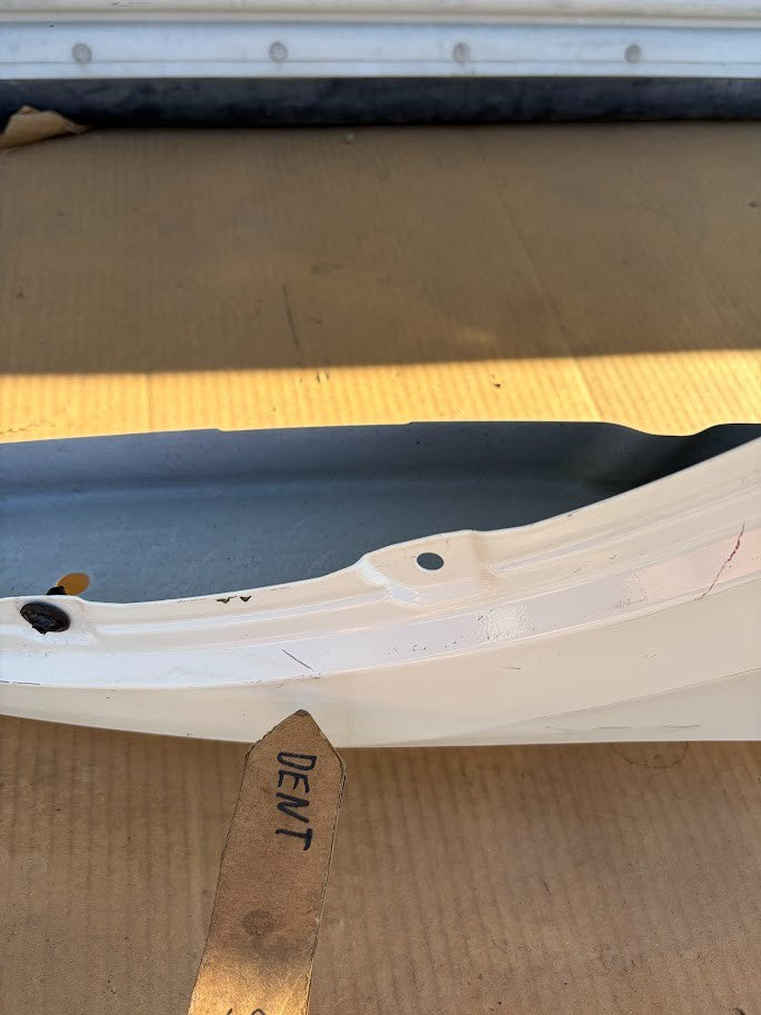 ✅17-24 Tesla Model Y Front Left Side Fender White 1493451 w/dent and scratches