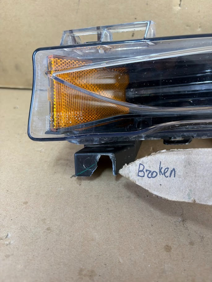 ✅17-23 Tesla Model 3/Y Left Side Fog Light 3 Pin 1507930-00-C /broken tab