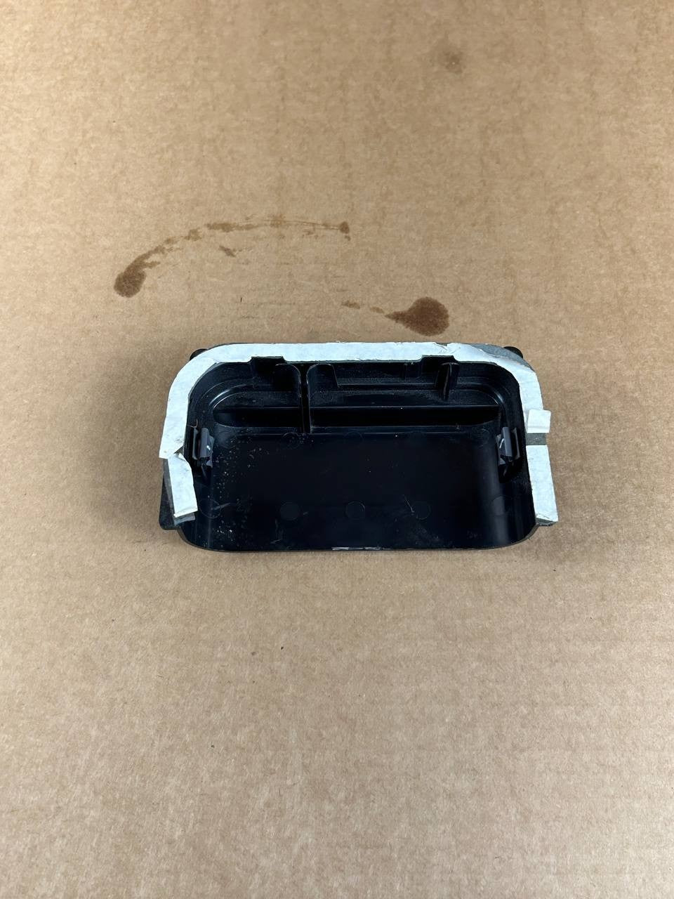 ✅ 16-20 Tesla Model X Rear Quarter Air Shroud Vent Grille Extractor 1068034-00-C
