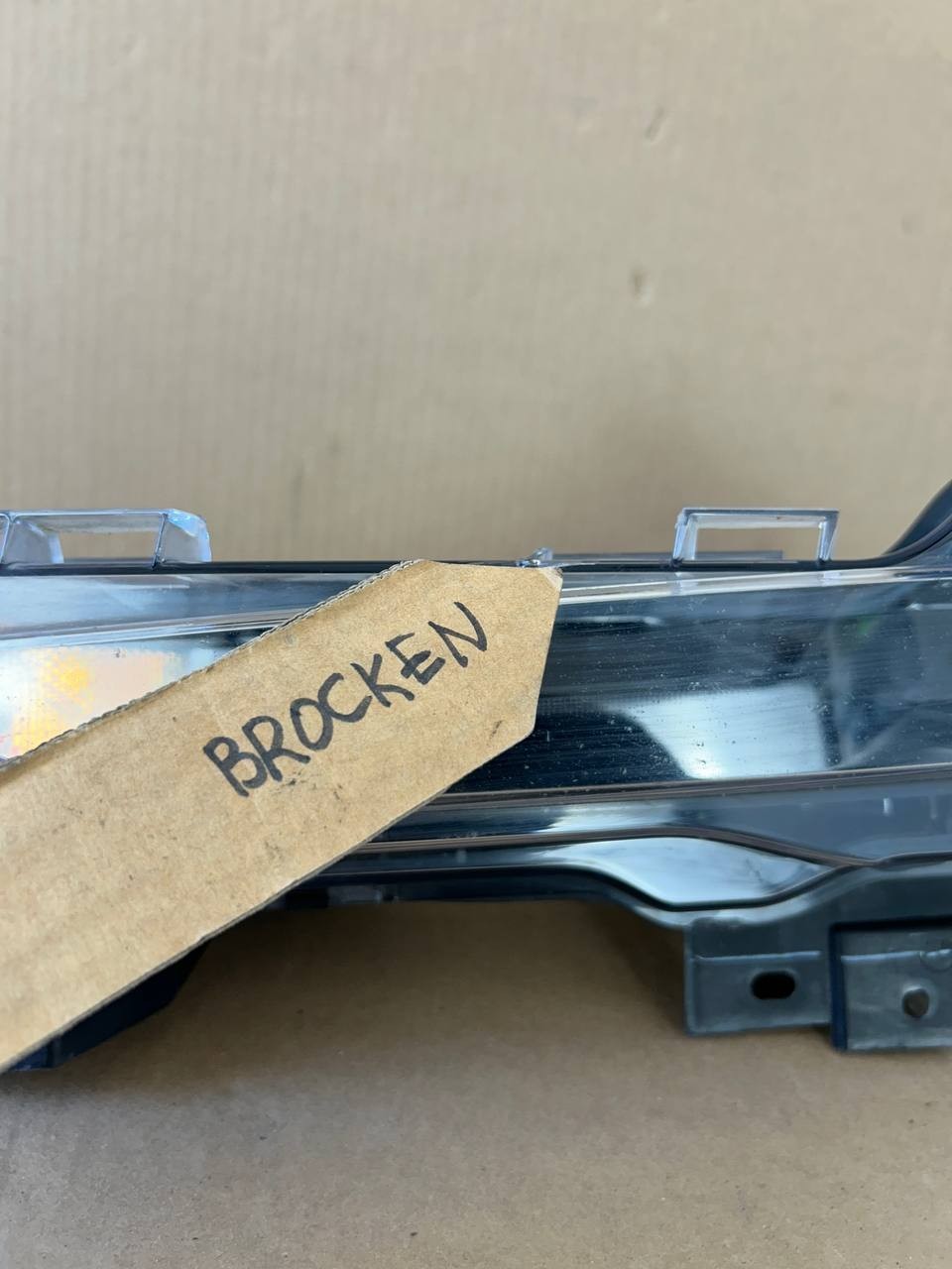 ✅ 2017-2020 Tesla Model 3 LH Turn Signal Fog Light OEM 1077391-00-E /broken