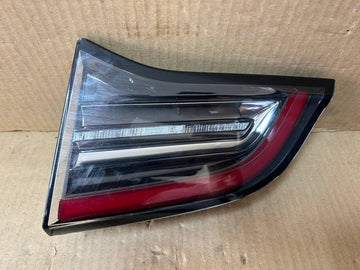 ✅ 17-23 Model 3 Rear Right Inner Taillight LED Tail Lamp 3 PIN 1077402-00-G