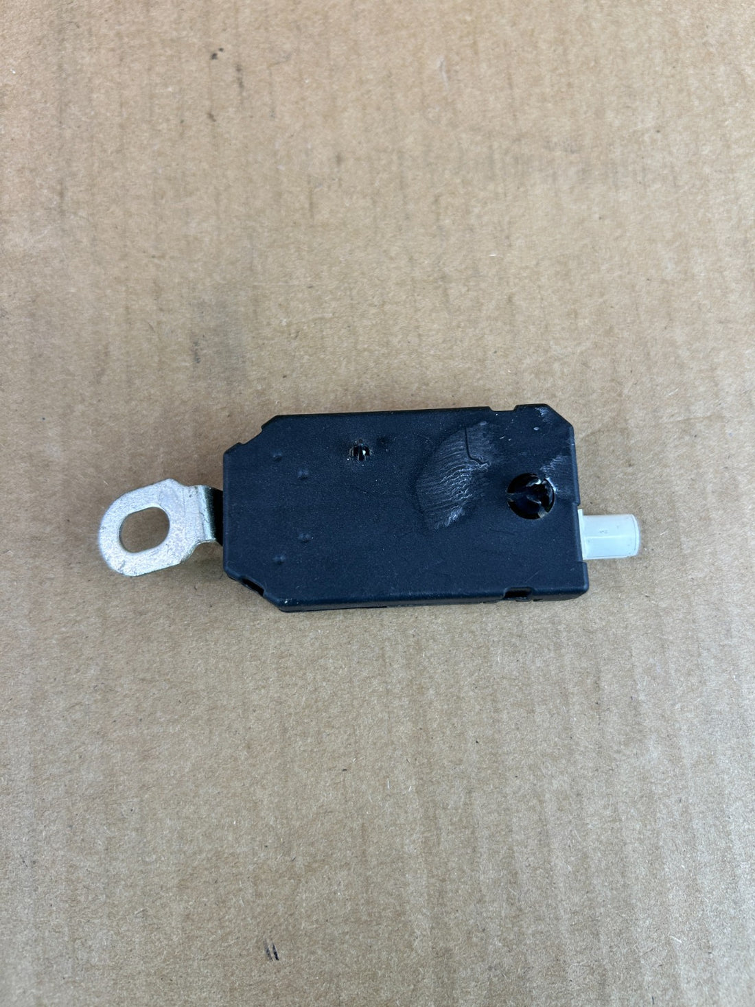 ✅ 2017-2020 Tesla Model 3 Rear Left Antenna Amplifier 1079735-00-A OEM 17-20