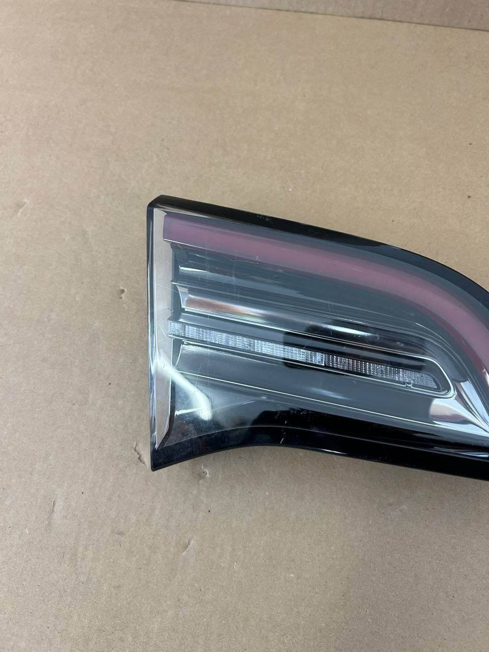 ✅ OEM 17-23 Tesla Model Y/3 Rear Left Driver LH Side Tail Light 3 Pin 1077403-00
