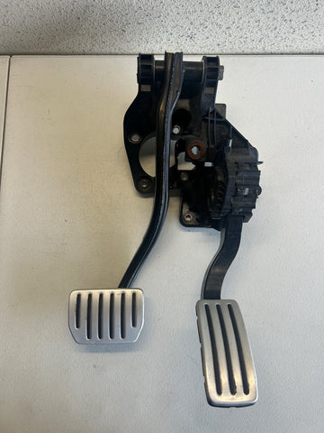 ✅2017-2023 Tesla Model 3 Accelerator and Brake Foot Pedal w/ Switch 1044691-01-C
