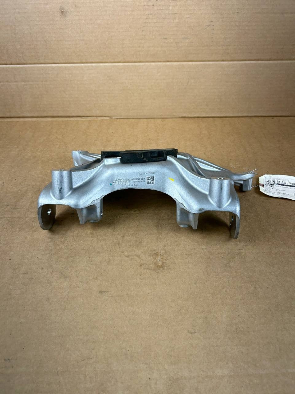 ✅ NEW! Tesla Model Y Front Left Upper Strut Mount Bracket 17-23 OEM 1044032-00-C