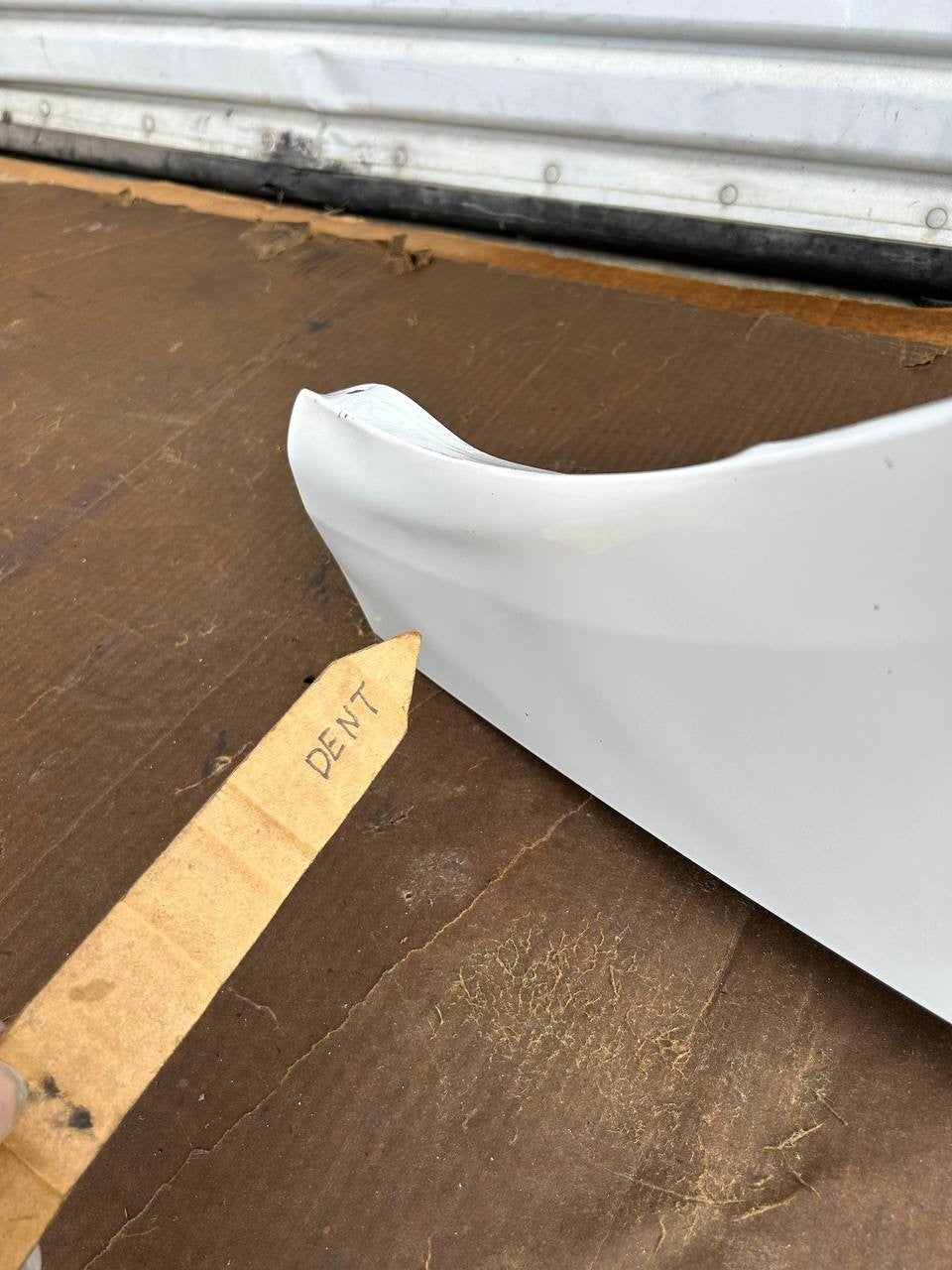 ✅ 2024-2025 Tesla Model 3 Front Left Side Fender White w/dent and scratches