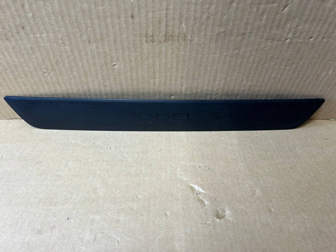 ✅2017-2023 Tesla Model 3 Front Righ Door Sill Scuff Plate Panel OEM 1504763-00-C