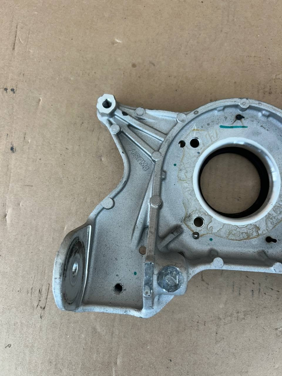 ✅ 2017-2023 Tesla Model 3 Y Front Right Upper Strut Mount Bracket 1044037-00-C